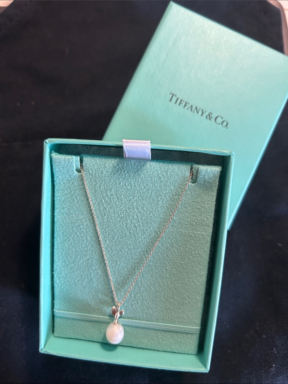 Tiffany & Co. Paloma Picasso Olive Leaf Pearl Pendant